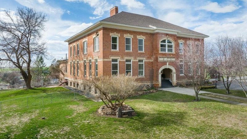 1908 School Turned Into House